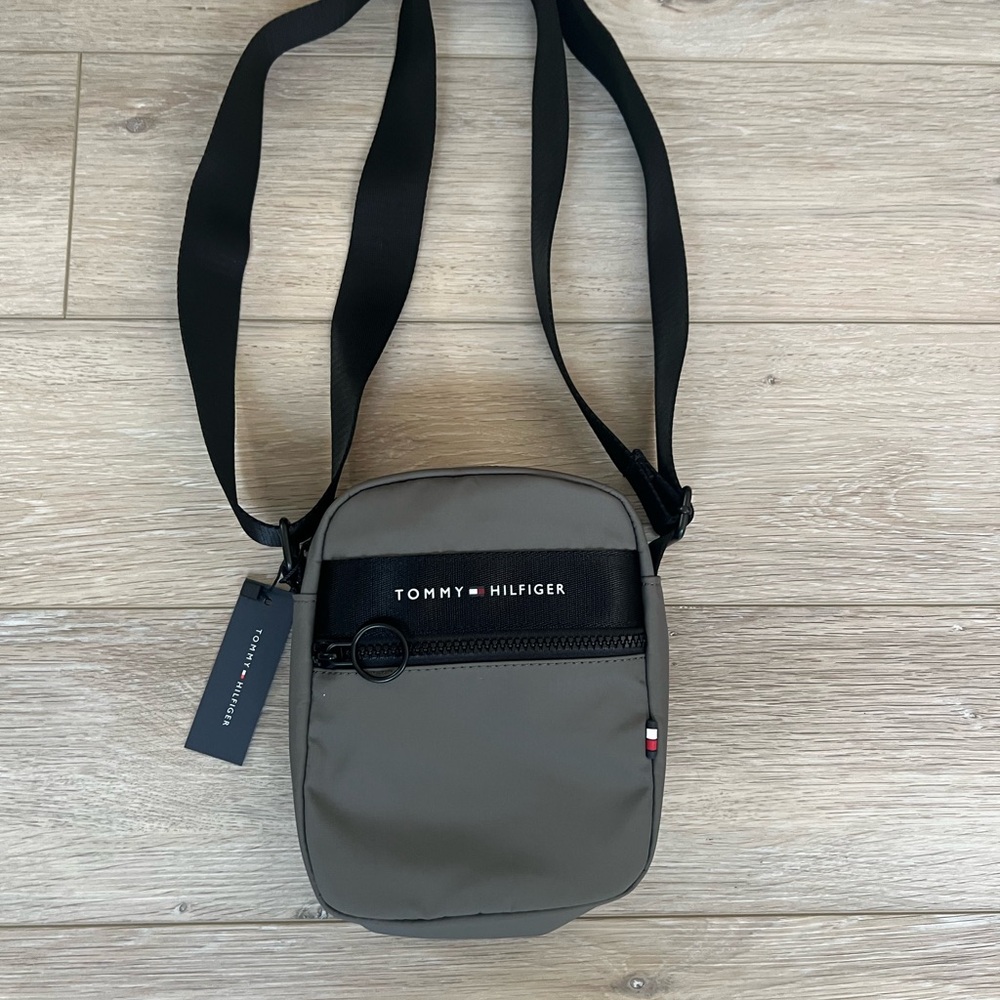 Tommy Hilfiger Gray Messenger Bag